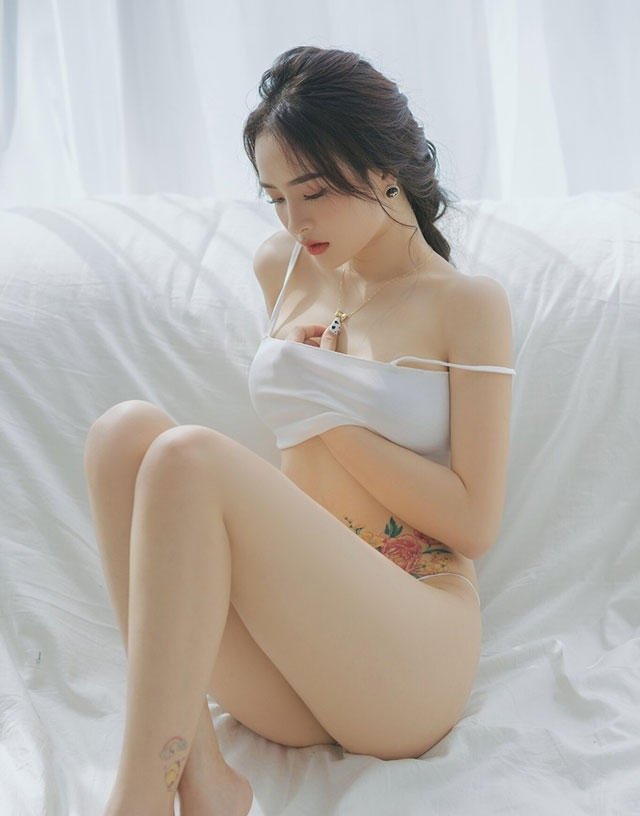 Gái Xinh Thủ Dâm Móc Bím Ra Nước Cực Nứng Trên Giường 2025 Trọn bộ ảnh em gái xinh thủ dâm móc bím ra nước cực nứng trên giường